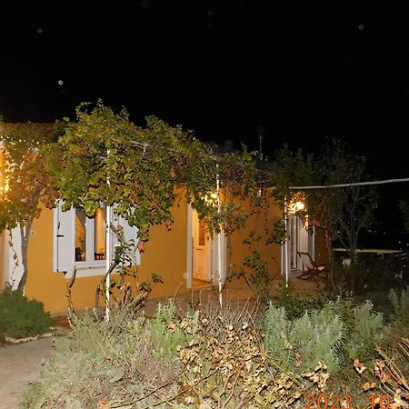 Adonino Residence-The House Of Pomegranates Lakíthra Exterior foto